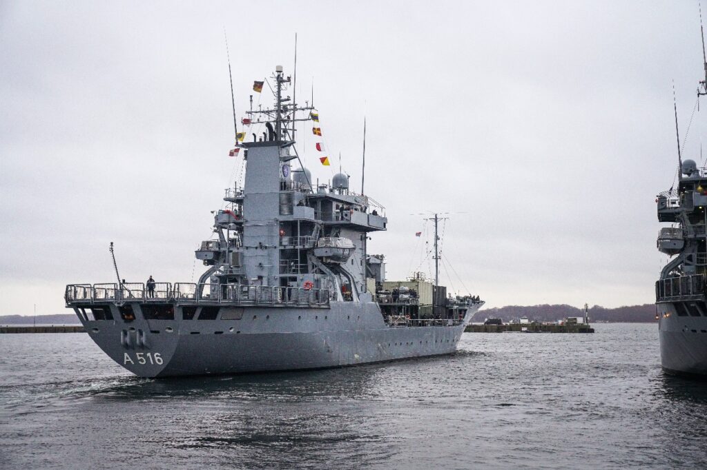 Patenschiff Tender DONAU ausgelaufen zum NATO Einsatz