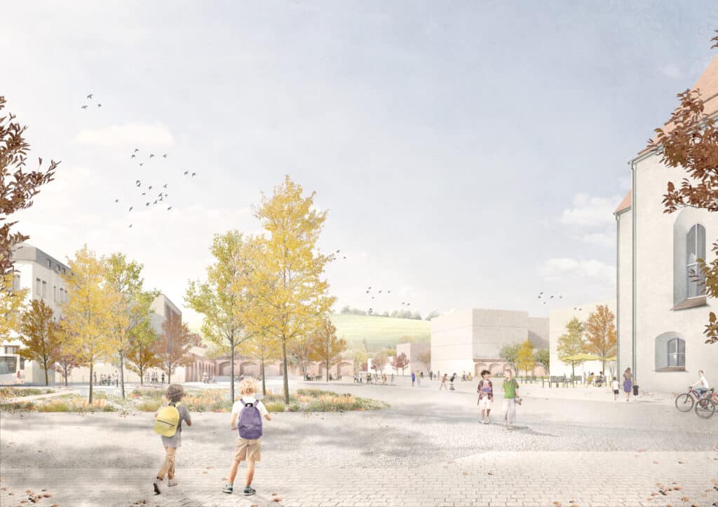Architekturvisualisierung eines weitläufigen, von Bäumen gesäumten Platzes mit Menschen, Gebäuden und Radfahrenden; im Hintergrund sind Felder und sanfte Hügel zu sehen.